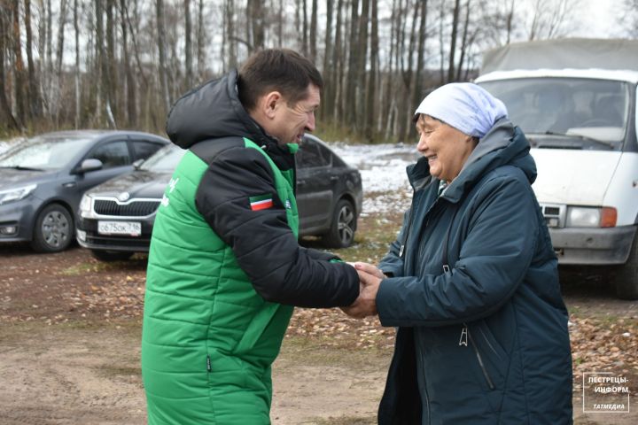 Глава Пестречинского района побывал у семей военнослужащих