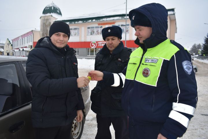 Пестречинских водителей поздравили с наступающим Новым годом
