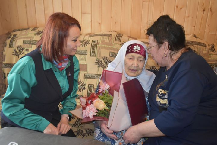 Долгожительнице из села Салкын Чишма исполнился 101 год