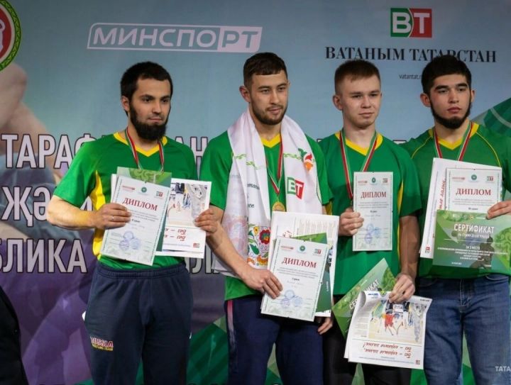Представитель Пестречинского района занял третье место в турнире по национальной борьбе