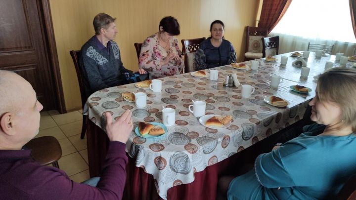 Питрәчтә тәрбиягә бала алган ата-аналар һәм опекуннар очрашуы узды