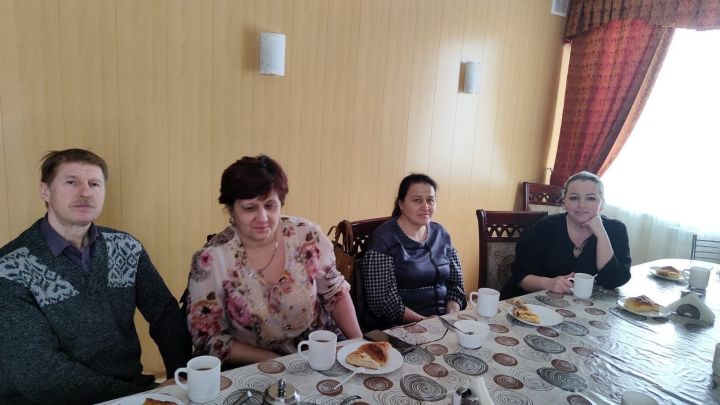 Питрәчтә тәрбиягә бала алган ата-аналар һәм опекуннар очрашуы узды