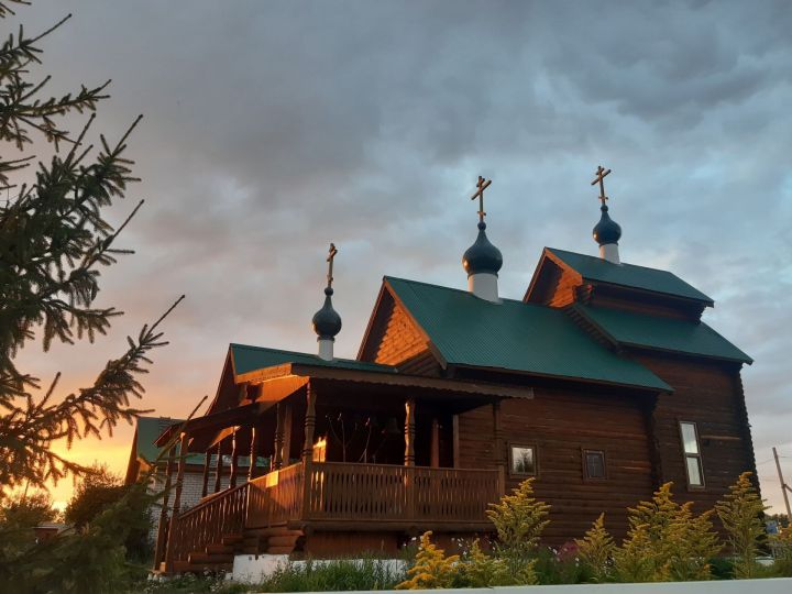 Православие динен тотучы питрәчлеләр бүген Олы көнне билгеләп үтә