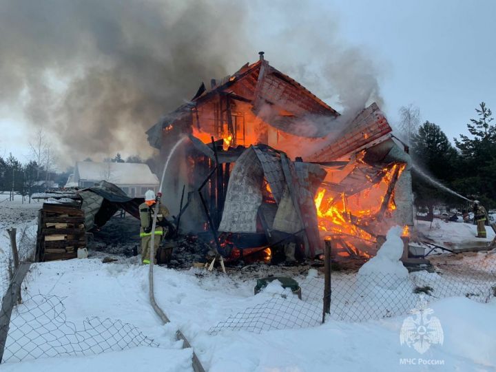 С начала года в пожарах в Татарстане погибли трое детей