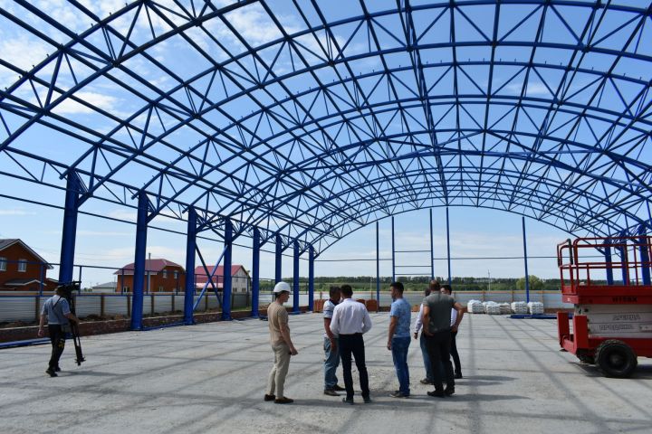 В Пестрецах рядом со спортивным залом «Меша» ведется строительство крытого футбольного манежа