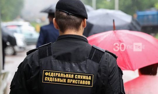 Более 70 тыс рублей оплатила женщина при  встрече с судебными приставами