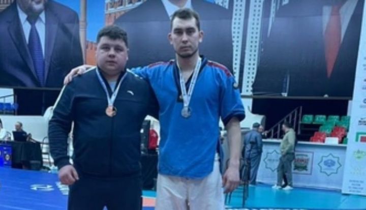 Двое борцов представили Пестречинский район в чемпионате России