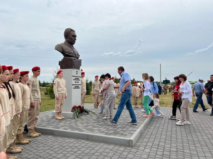 Состоялось торжественное открытие фестиваля «Элбэдэн»