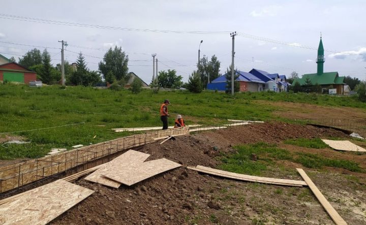 В деревне Званка ведутся работы по благоустройству нового парка