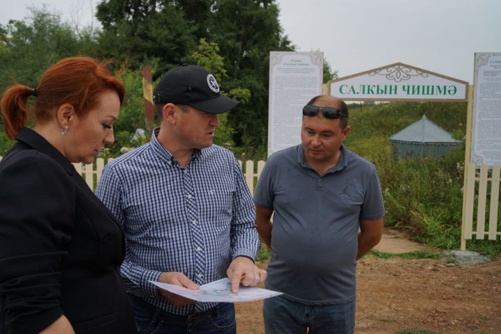 В селе Салкын-Чишма благоустраивают ключ