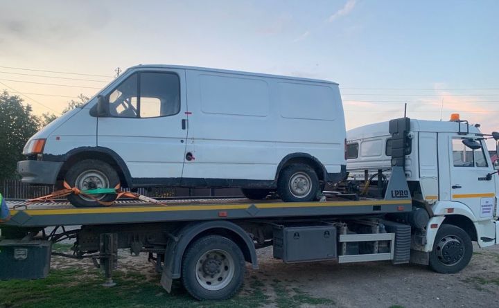 Арест автобуса за неуплату налогов