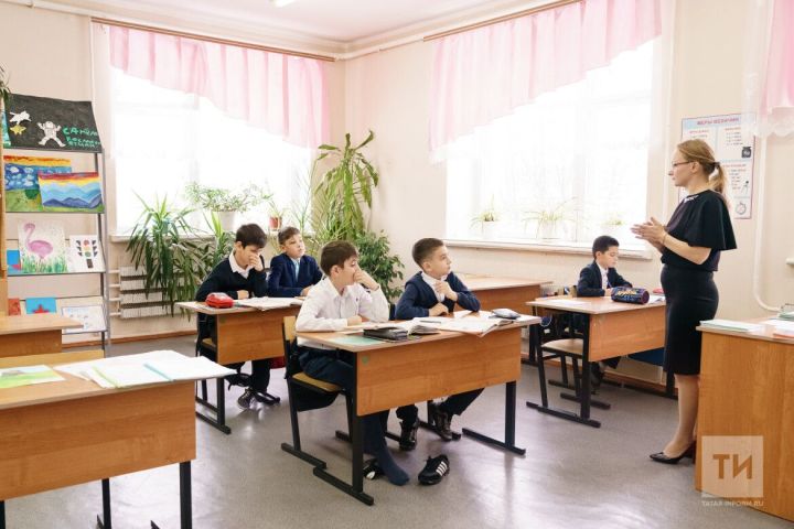 Путин продлил программу «Земский учитель» до 2030 года