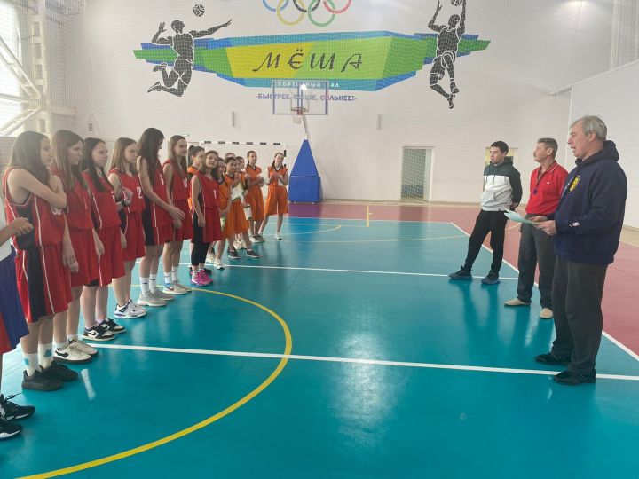 В первенстве района по баскетболу победила Старо-Шигалеевская команда