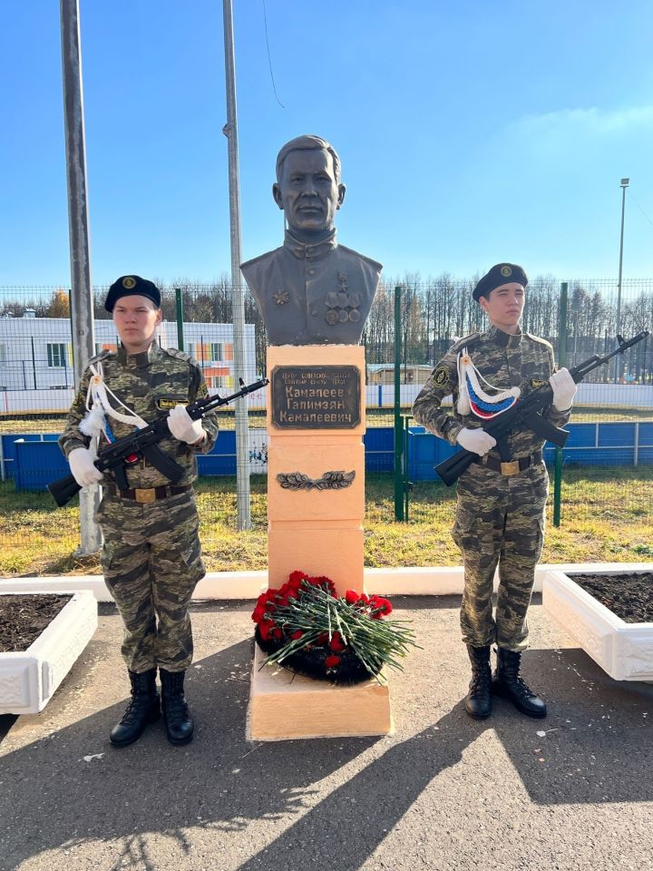 На базе многопрофильного лицея «Прогресс» в ЖК «Царево» прошло открытие стрелкового тира «Защитники Родины»