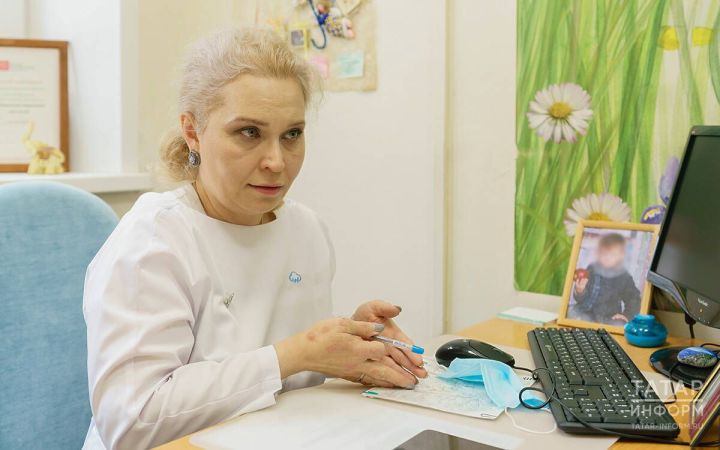 «Переучивание ведет к неврозам – природу не обманешь»: невролог о левшах и правшах