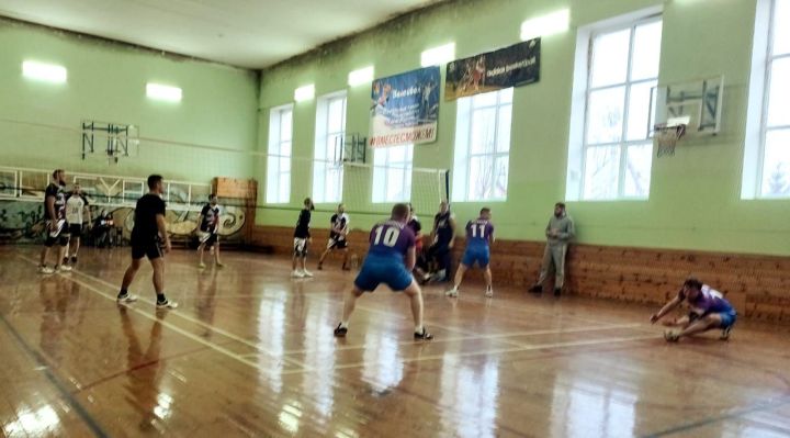 Пестречинские волейболисты провели игры десятого тура