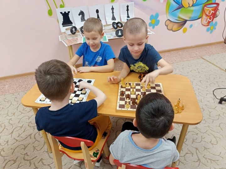 В пестречинском детском саду прошёл шахматно-шашечный турнир