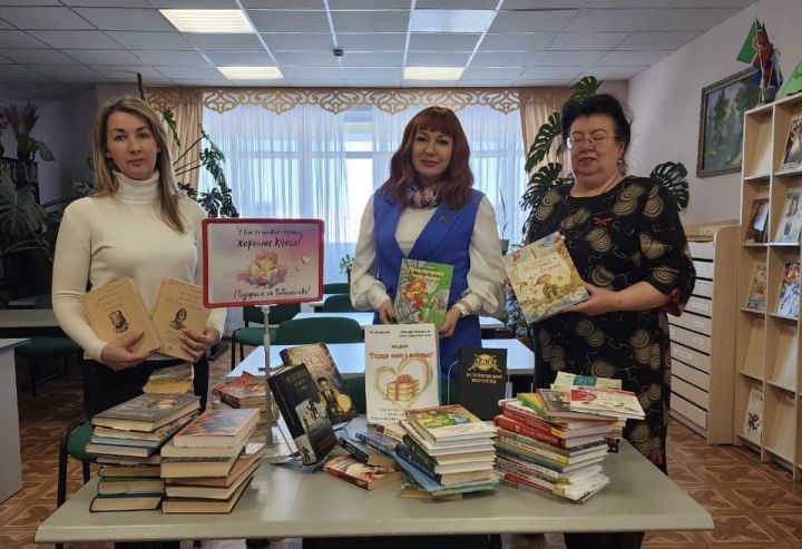 Ленино-Кокушкинской библиотеке за день подарили 46 книг