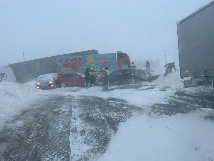 В Пестречинском районе на трассе М7 произошло массовое ДТП