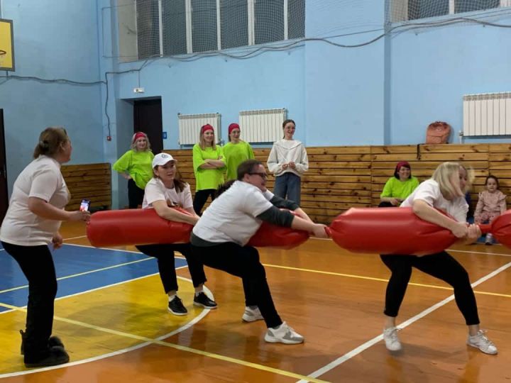 Мамы Пестречинского района соревновались в спортивных конкурсах