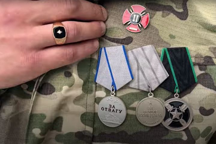 Участникам СВО, награжденным орденами и медалями, положена выплата в размере пяти окладов