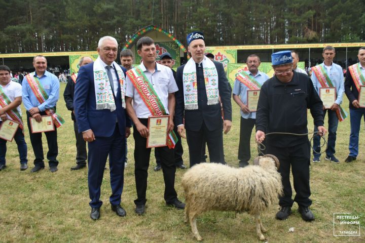 В Пестрецах на районном Сабантуе наградили передовиков сельского хозяйства