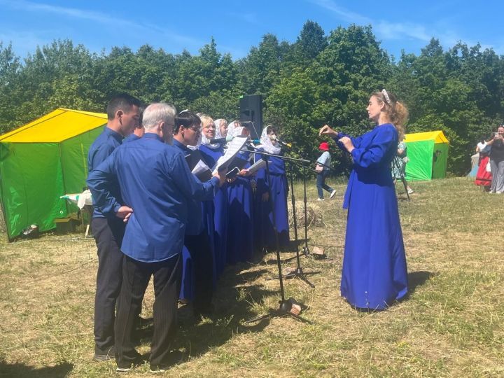 В Кощаково на барском холме отпраздновали «Петровку»