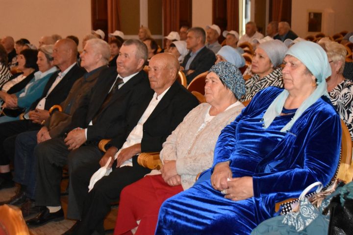 В Пестрецах прошла встреча с ветеранами АПК