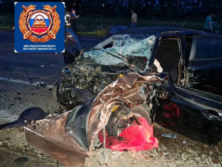 В Татарстане в ночной аварии с фурой и легковушкой погибла 8-летняя девочка