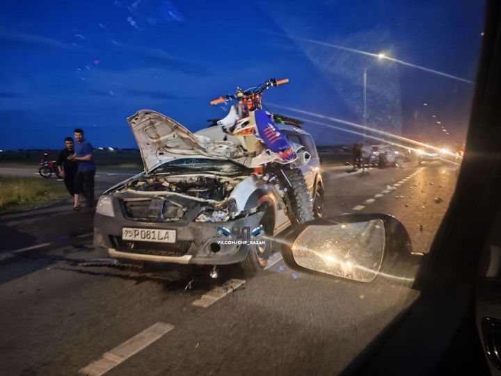 Питрәч районында яшь питбайкер җиңел автомобиль белән бәрелешкән