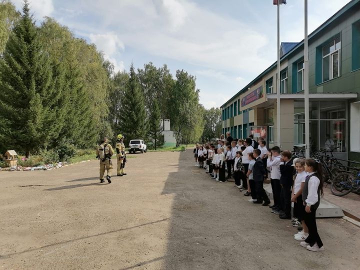 С пестречинскими школьниками провели уроки безопасности