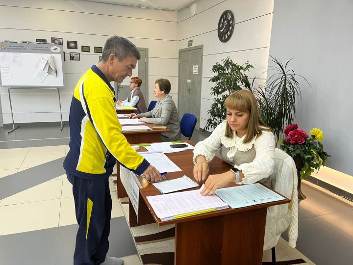 Пестречинцы активно голосуют с самого утра