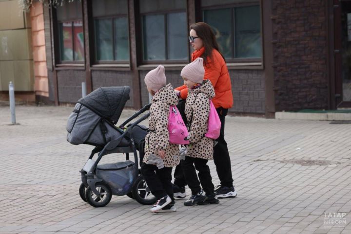 Родители двойняшек могут оформить отдельное пособие на каждого ребенка