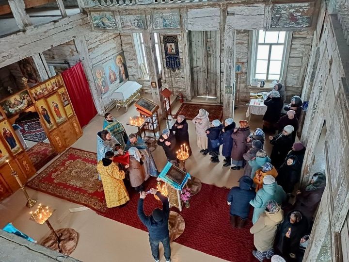 В Знаменском храме села Пановка после 90-летнего перерыва прошла литургия