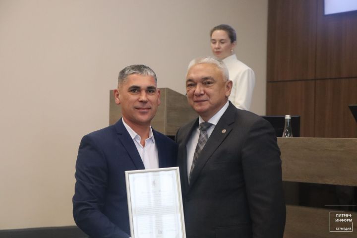 Питрәчтә районның алдынгы вәкилләрен бүләкләделәр