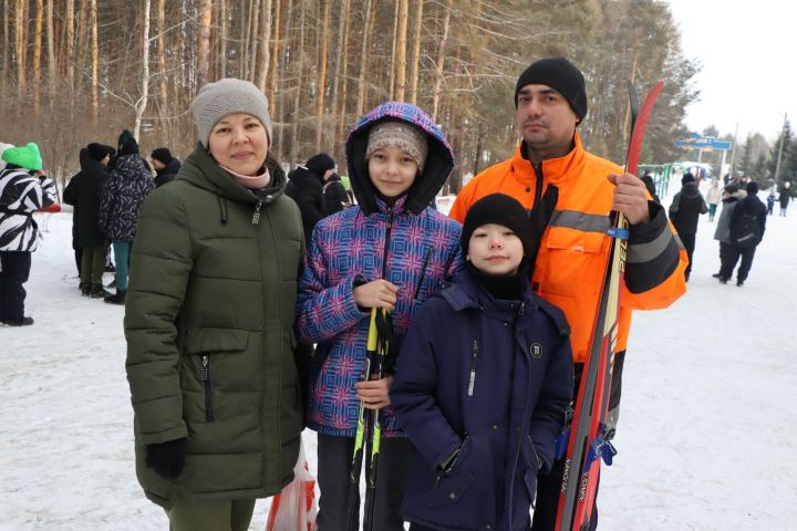 В Пестрецах прошла массовая лыжная гонка