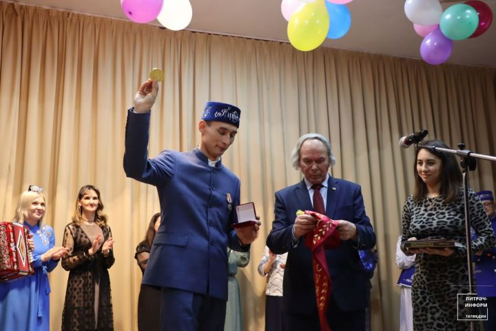 Питрәчлегә “Шәфкатьлелек” алтын медале тапшырылды