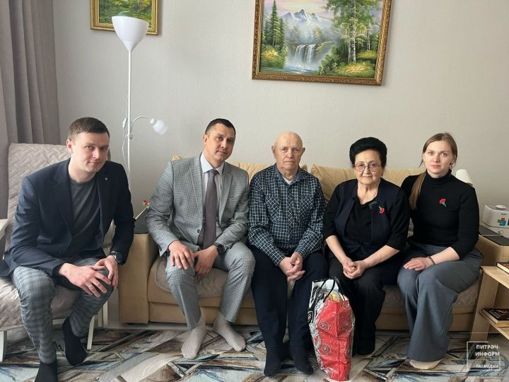 Питрәч районында фашист концлагерьларының элеккеге тоткыннары янында булдылар