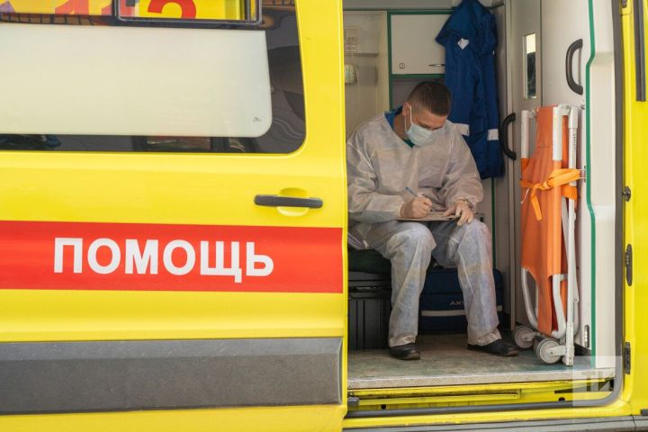 В Пестрецах медики спасли мужчину, который потерял сознание после укуса пчелы