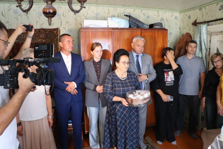Ветеран Великой Отечественной войны Алексей Макаров отметил 99-летие