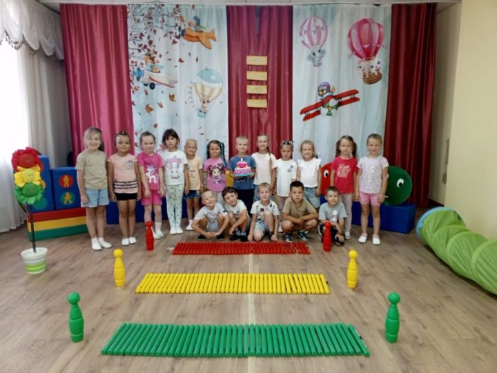 В детском саду «Каенкай» ярко отметили Международный день светофора