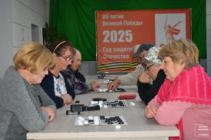 Питрәчтә өлкән буын арасында иң яхшы шашка уйнаучылар билгеләнде