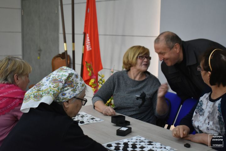 Питрәчтә өлкән буын арасында иң яхшы шашка уйнаучылар билгеләнде