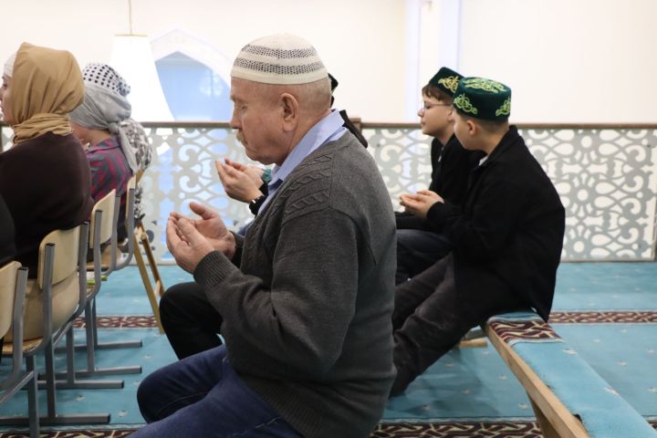 Питрәчтә һәлак булган геройларның әниләренә ифтар оештырдылар