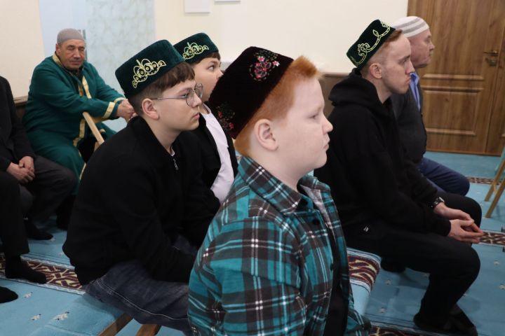 Питрәчтә һәлак булган геройларның әниләренә ифтар оештырдылар