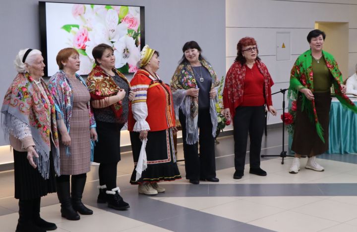 В Пестрецах организовали посиделки для старшего поколения