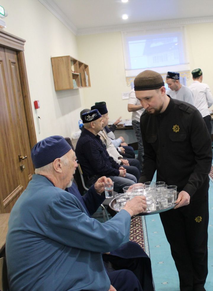 Питрәч үзәк мәчетендә район ифтары узды