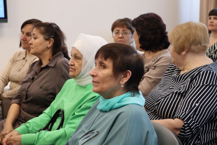 Питрәчтә шагыйрь Газинур Әхмәтҗанов белән очрашу булды