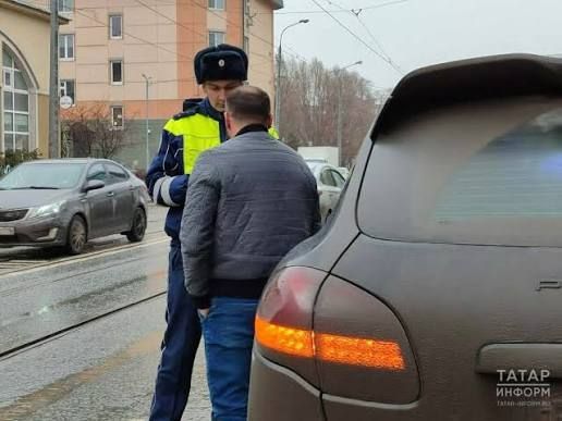 ГАИ Татарстана напомнила о штрафах за отсутствие флага на номерах