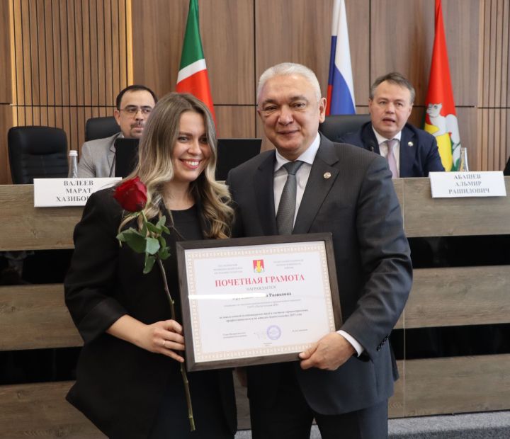 Питрәчтә сәламәтлек саклау хезмәткәрләрен бүләкләделәр